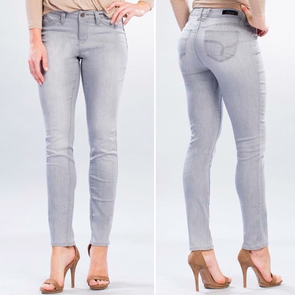 Denim - ❗️Last 1! Size 8 Wanna Better Butt Light Grey jean